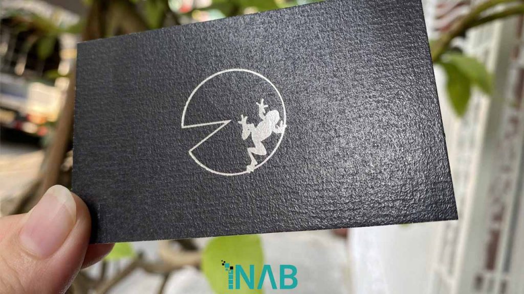 Card giấy mỹ thuật đen ép nhũ bạc